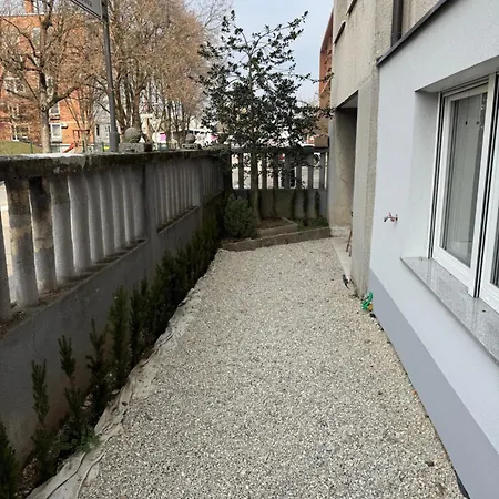 Apartment Quiet With Garden + Parking *