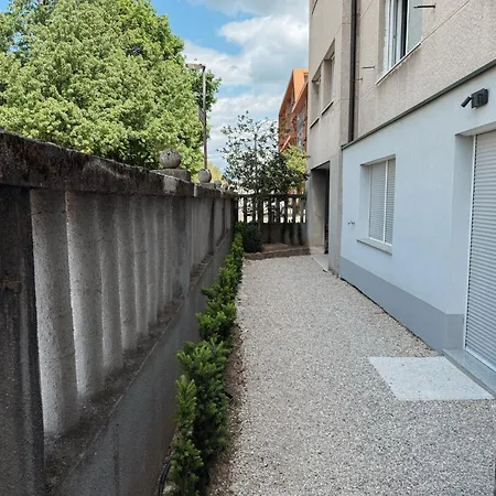 Quiet With Garden + Parking * Lubiana