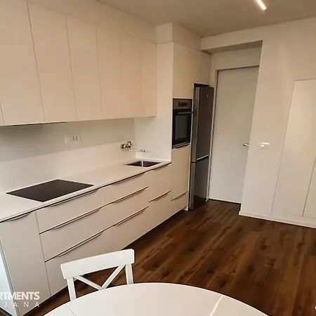 Apartma Quiet With Garden + Parking