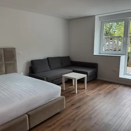 Apartma Quiet With Garden + Parking Ljubljana