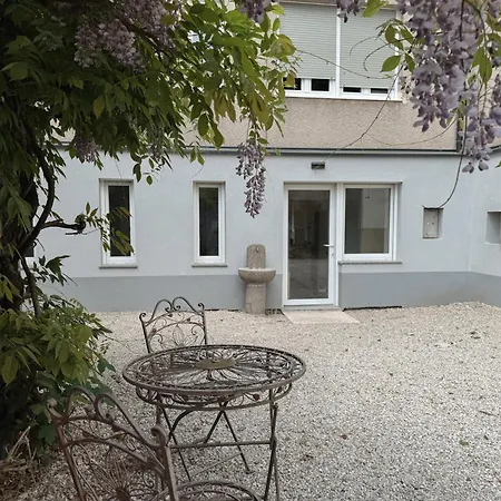 Quiet With Garden + Parking Apartma