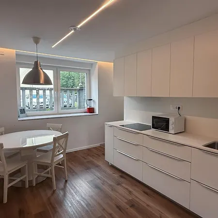 Apartma Quiet With Garden + Parking